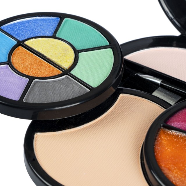 Набор детской декоративной косметики Bondibon Eva Moda тени для век-8шт. 7,84г, блеск для губ-3шт. 4,8г, румяна Превью 4