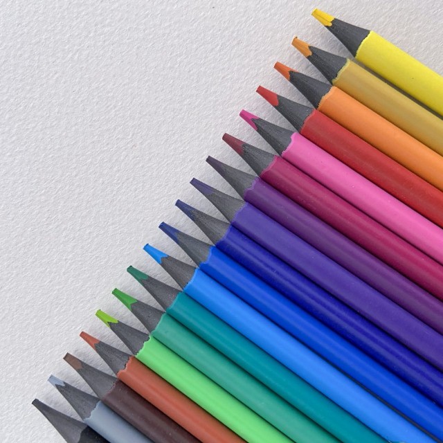 Карандаши цветные 18 цв пластик BV Рисуй и стирай (с ластиком и точилкой) Превью 8