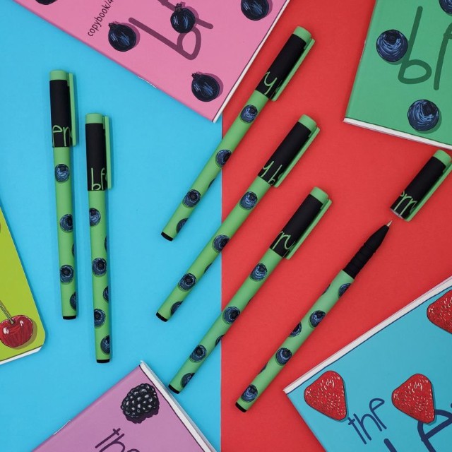 Ручка шариковая синяя BV FunWrite. Ягоды. Графика. Голубика 0,5мм Превью 3