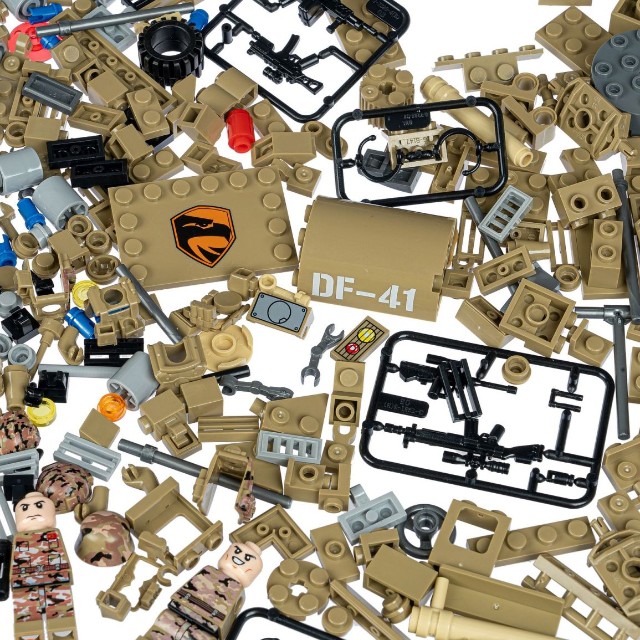 Конструктор Военный Десант Ракетная установка 361 дет. Превью 3