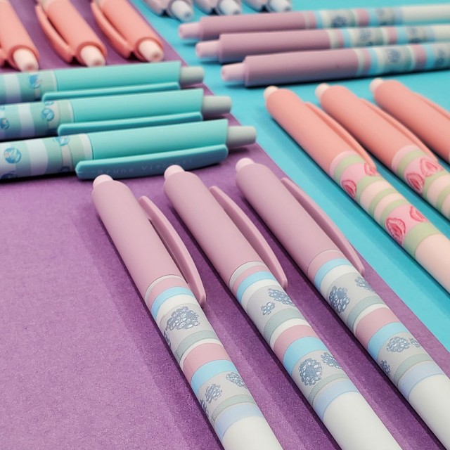 Ручка шариковая синяя BV HappyClick Ягодные тортики. Ежевика Превью 4