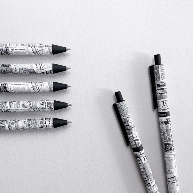 Ручка шариковая синяя BV ArtClick Газета 0.5 мм принт Превью 5