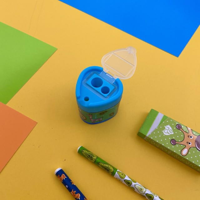 Точилка 2отв BV HappySharp треугольная с контейнером 2 цвета Превью 4