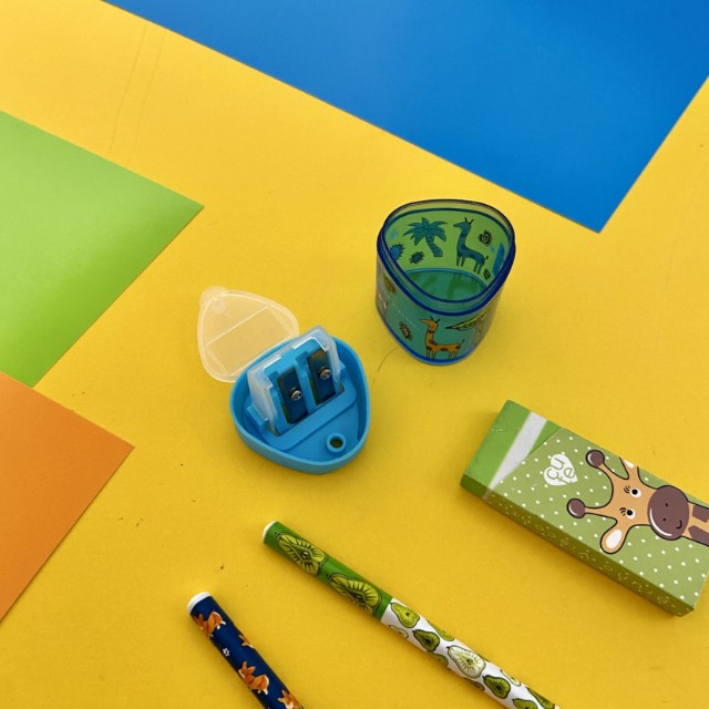 Точилка 2отв BV HappySharp треугольная с контейнером 2 цвета Превью 6