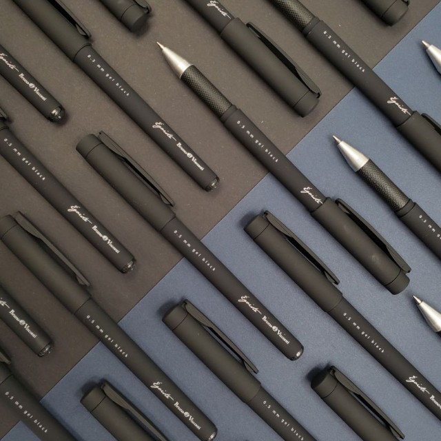 Ручка гелевая черная BV Egoiste 0.5 мм Превью 1